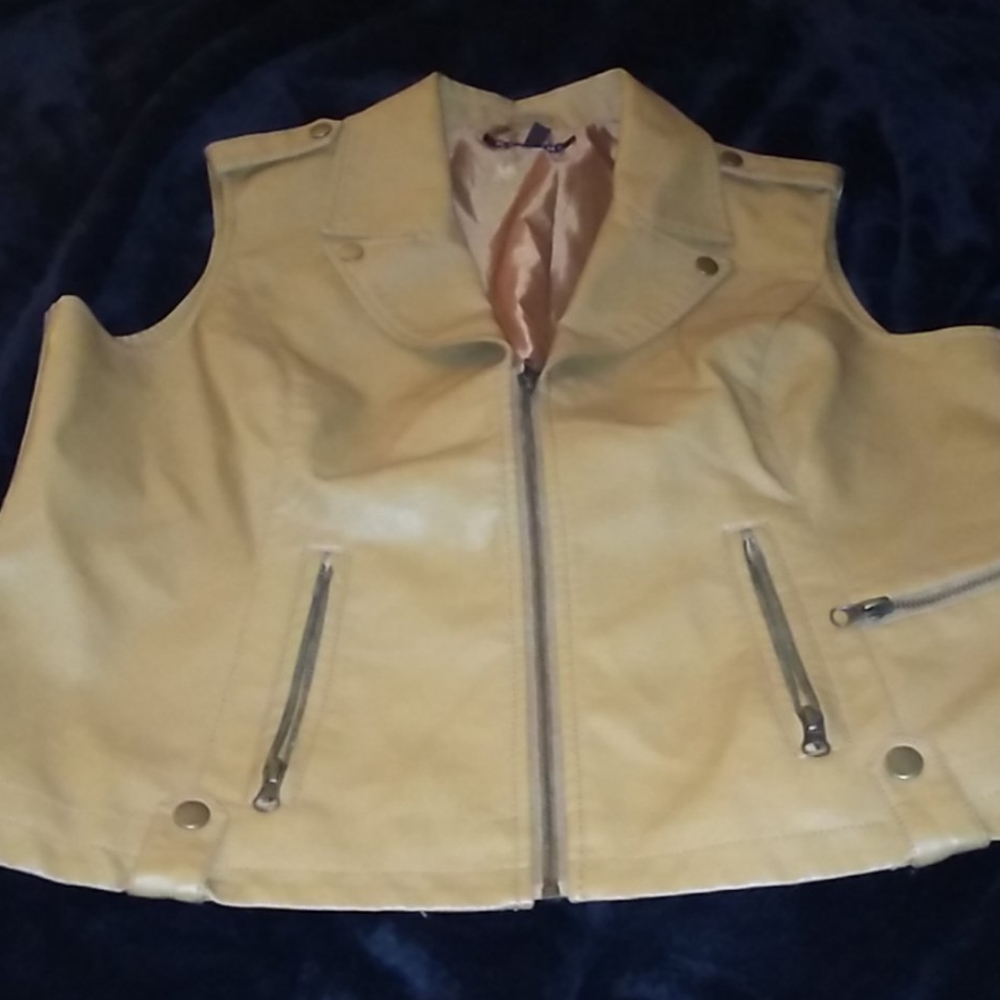 BACCINI XL lined Pleather Vest